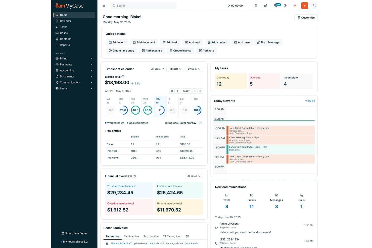 Startpanel for 8ams juridiske software, der viser opgaver, kalender til tidsregistrering, økonomisk overblik og dagens begivenheder.