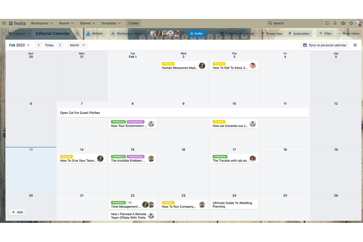 Trello-Redaktionskalender-Board mit geplanten Inhaltskarten in der Monatsansicht für Februar 2022.