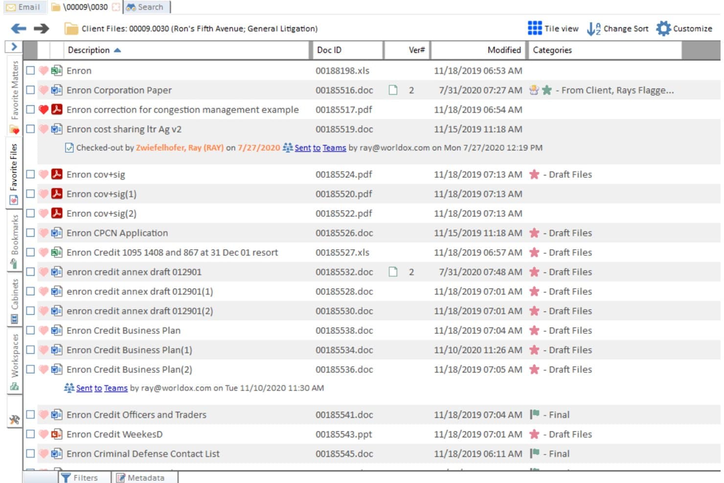 Worldox-dokumenthåndteringsliste, der viser Enron-sagsfiler med metadata, versioner og kategorier.