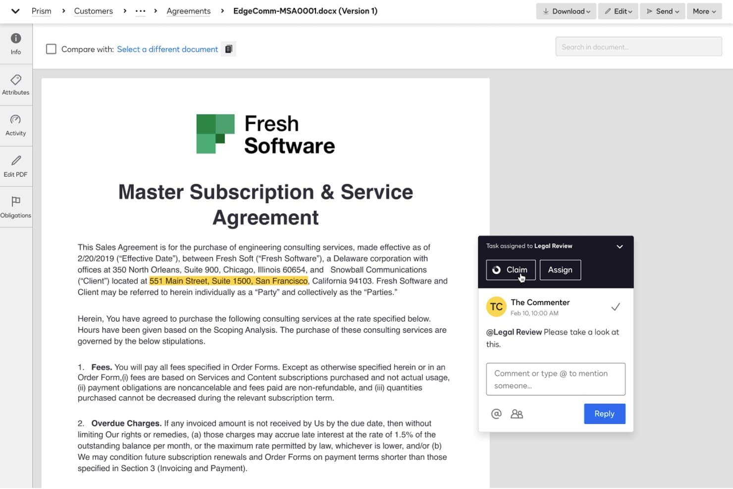 Granskningsgränssnittet för avtal i Docusign CLM med kommentarsfält och alternativ för tilldelning av uppgifter.